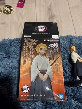 Rengoku figurine - demon slayer